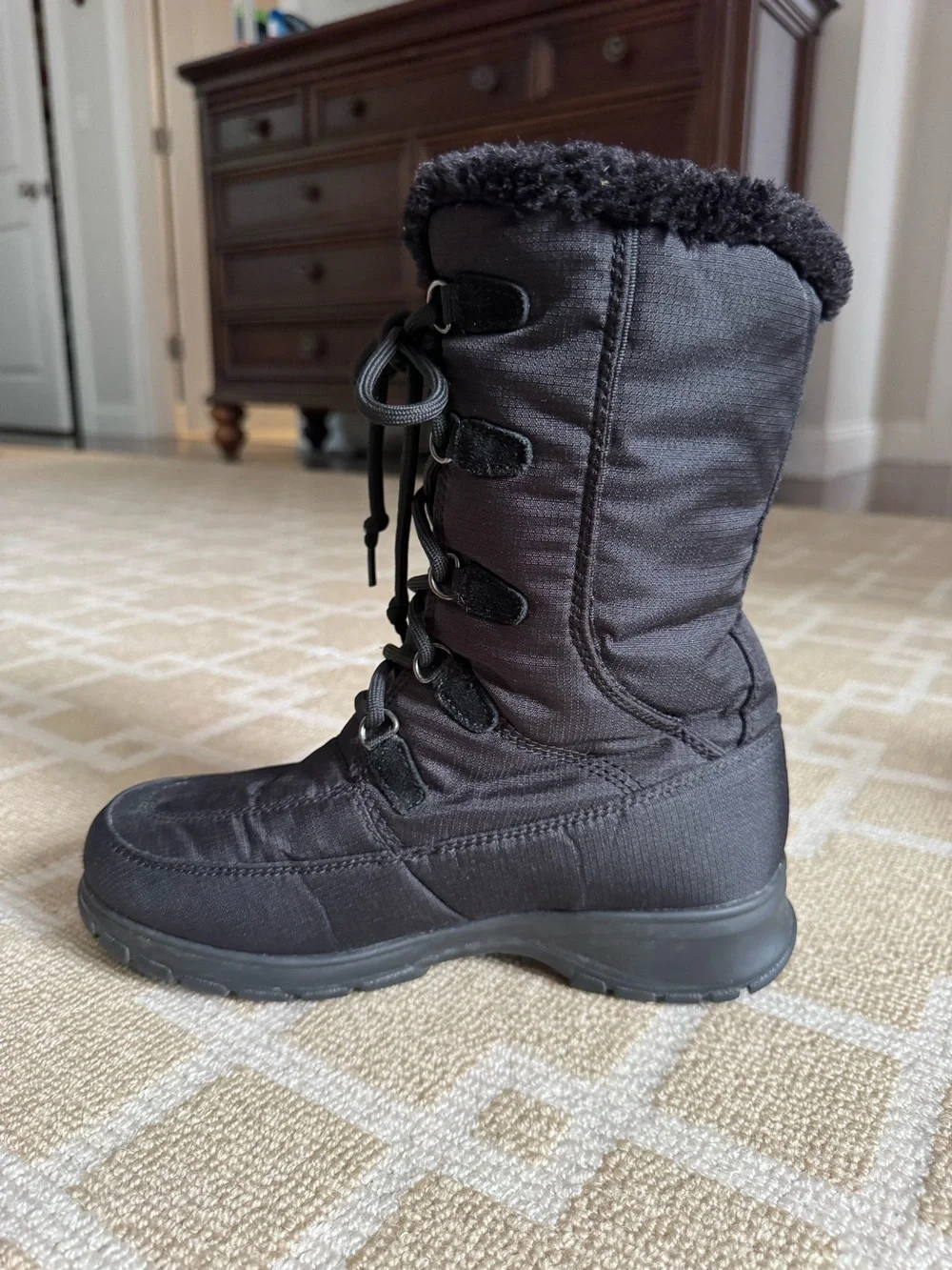 Kamik Brooklyn Waterproof Winter Snow Boots Black Faux Fur Women’s Size 7